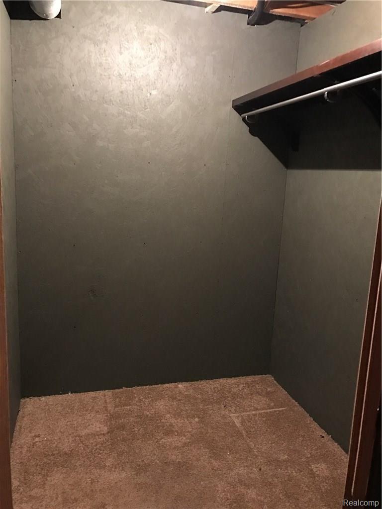 45122 Lemont Road Canton, MI 48187 - Photo 30 of 41 Basement walk in closet