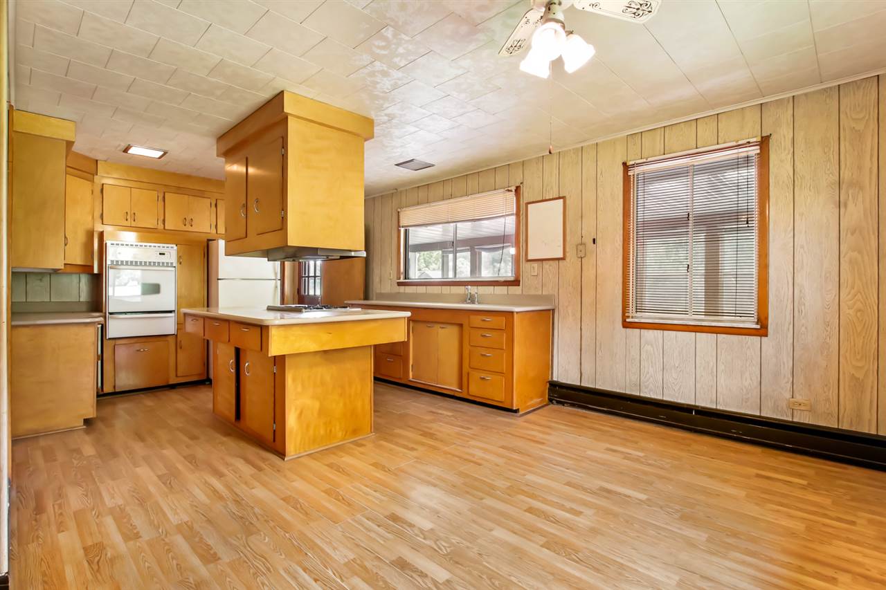 9805 Bray Road Millington, MI 48746 - Photo 11 of 38 31382497-10.JPG