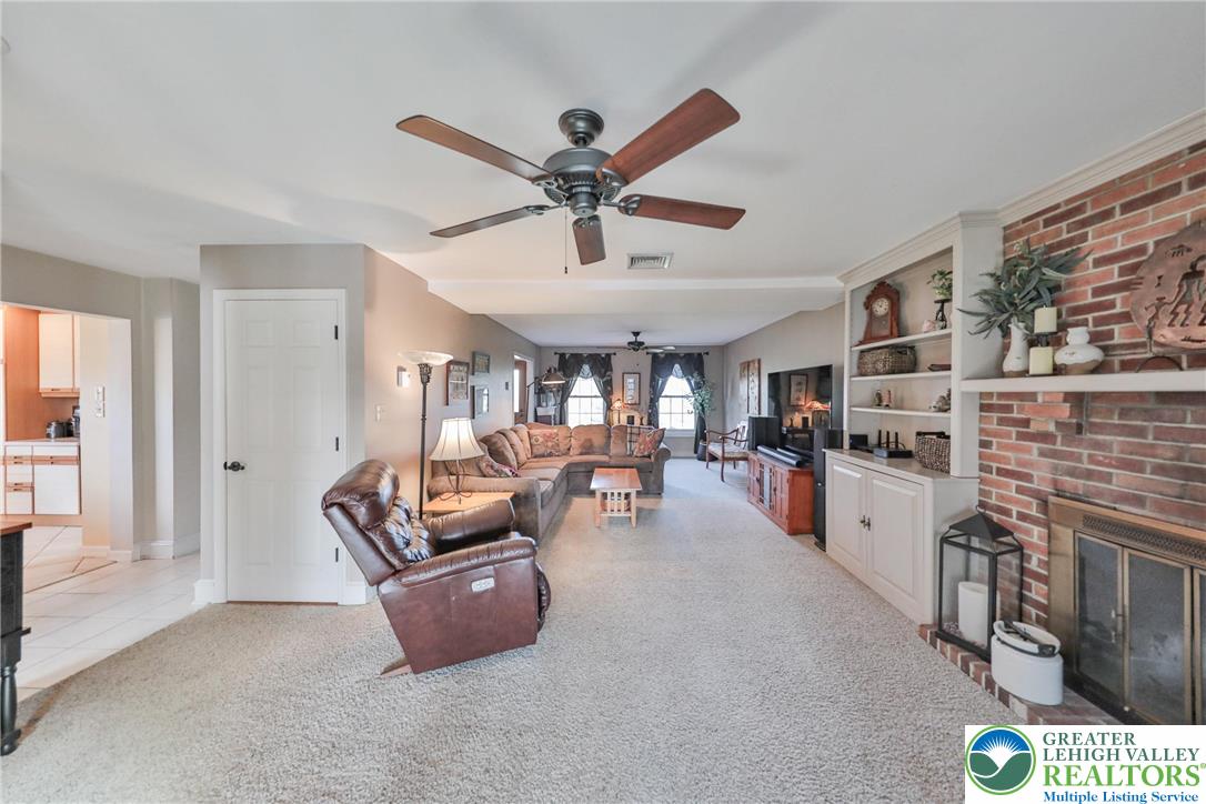 5753 Keith Lane Emmaus, PA 18049 - Photo 13 of 73 Gallery Image 13