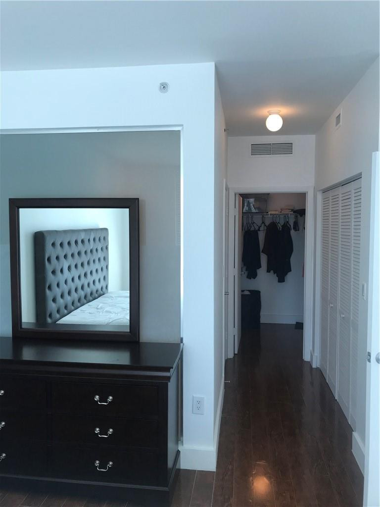 90 Southwest 3rd Street, Unit 1802 Miami, FL 33130 - Photo 13 of 50 a view of entryway