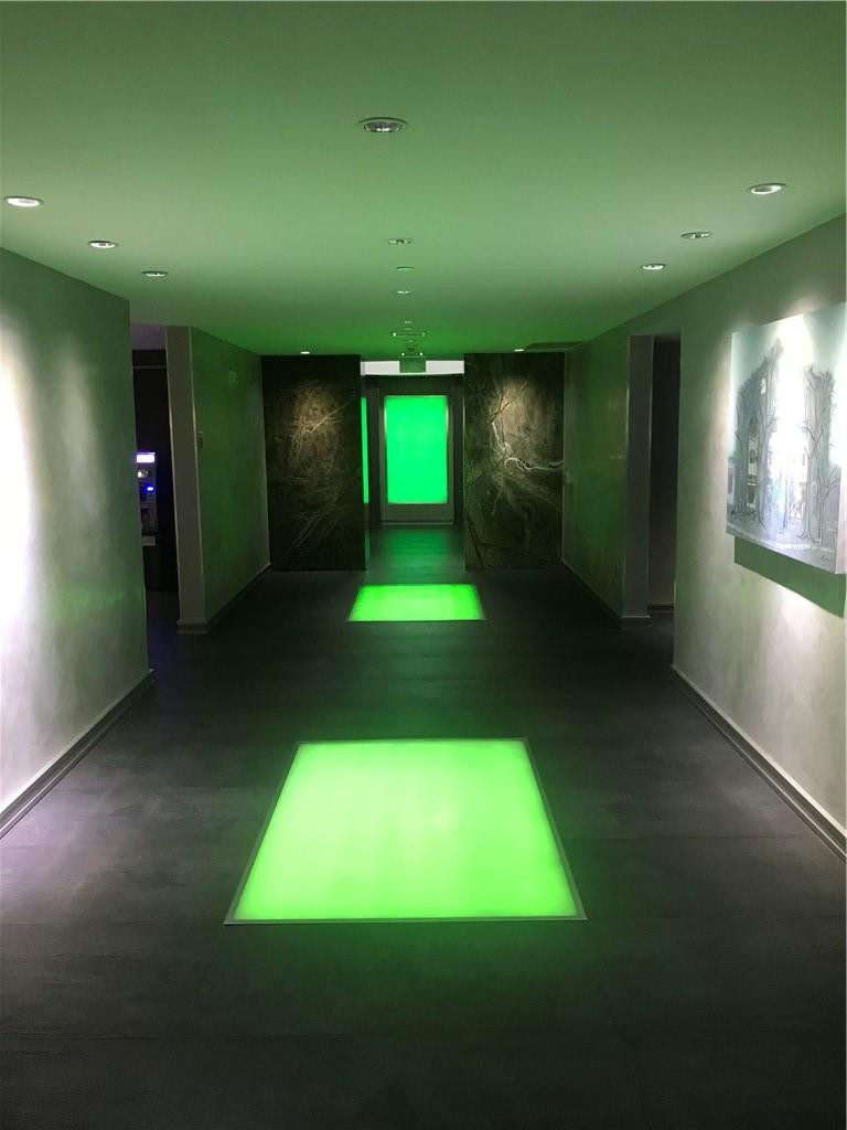 90 Southwest 3rd Street, Unit 1802 Miami, FL 33130 - Photo 46 of 50 a room with a yard