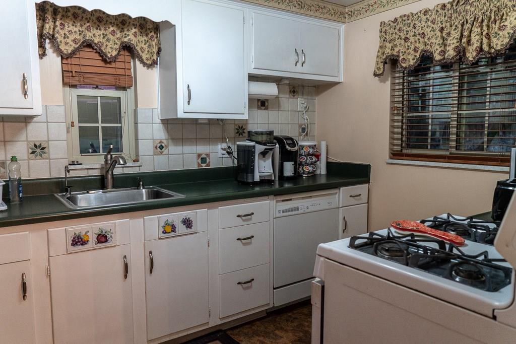 1809 Borland Road Pittsburgh, PA 15243 - Photo 7 of 21 Kitchen