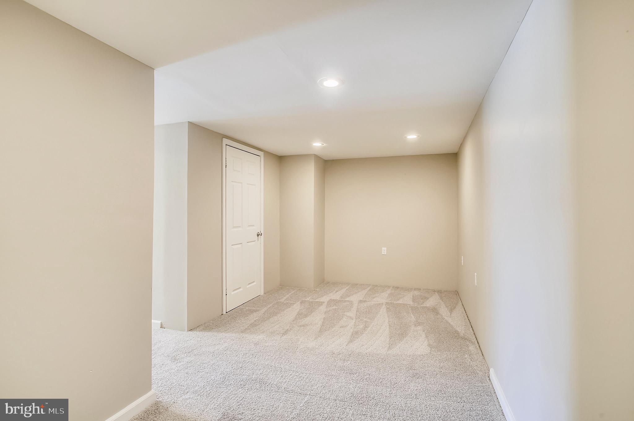1053 Grovehill Road Halethorpe, MD 21227 - Photo 28 of 36