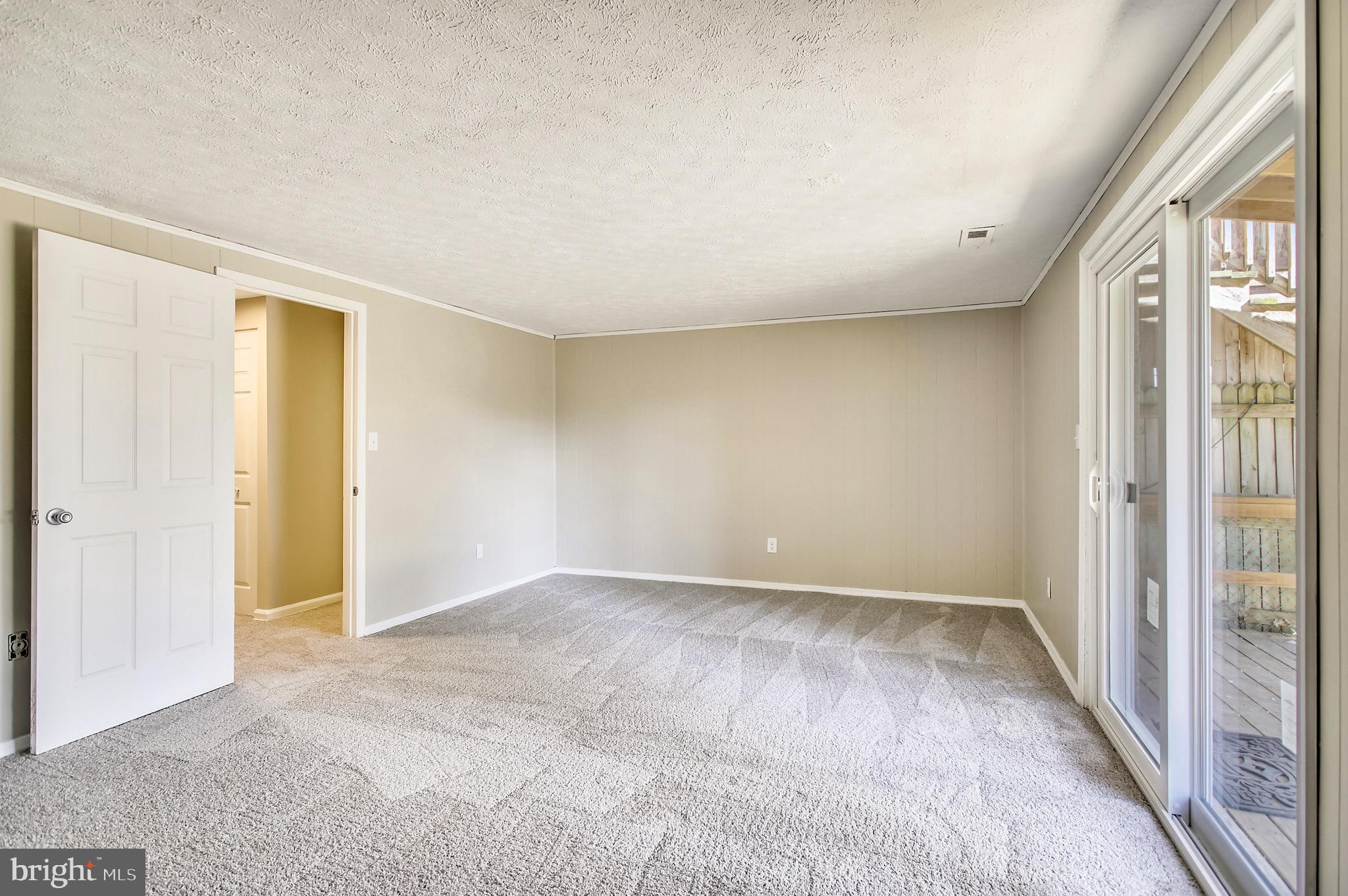 1053 Grovehill Road Halethorpe, MD 21227 - Photo 29 of 36 Family Room