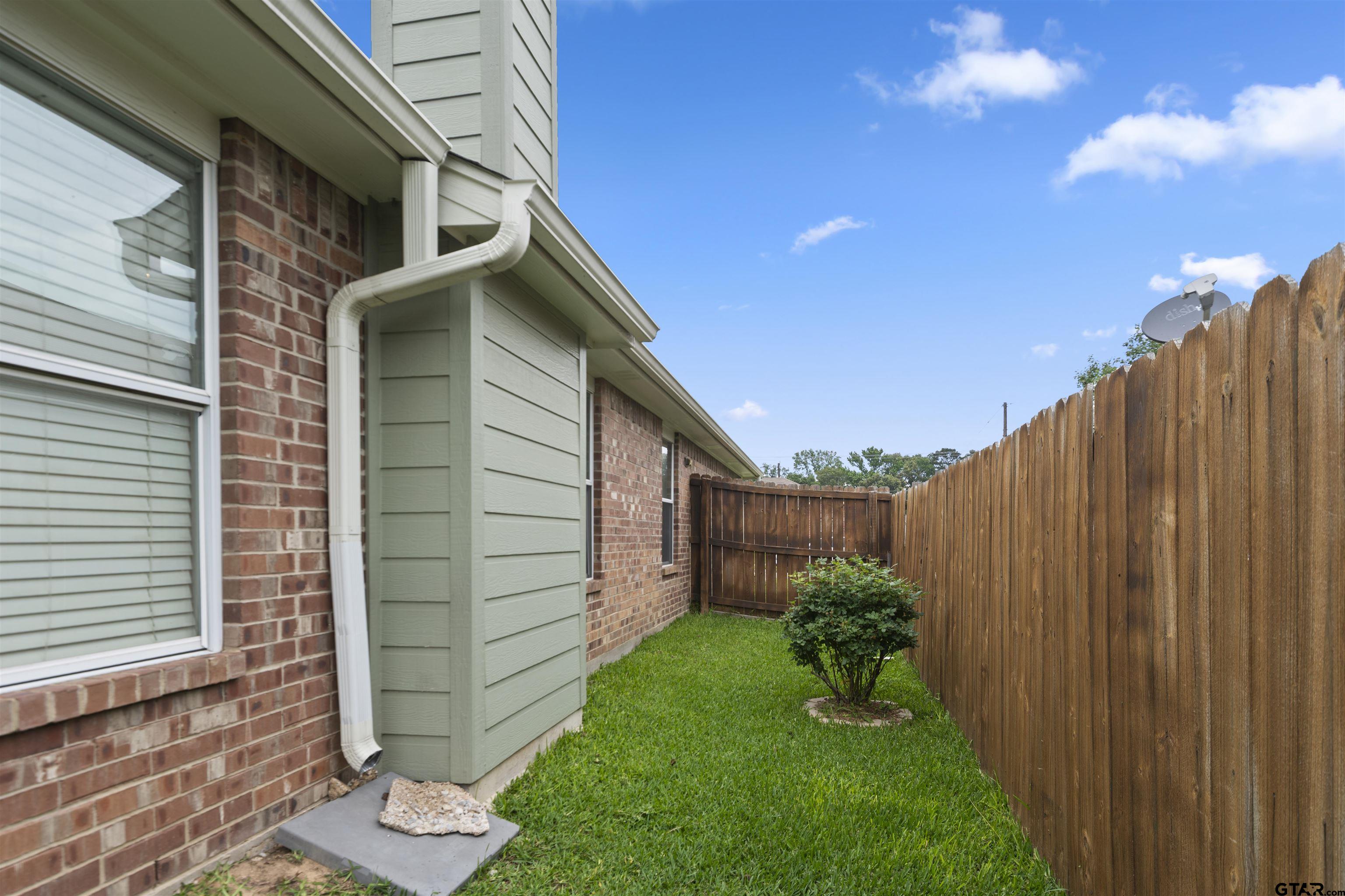 6981 Ranch Hill Drive Flint, TX 75762 - Photo 7 of 36