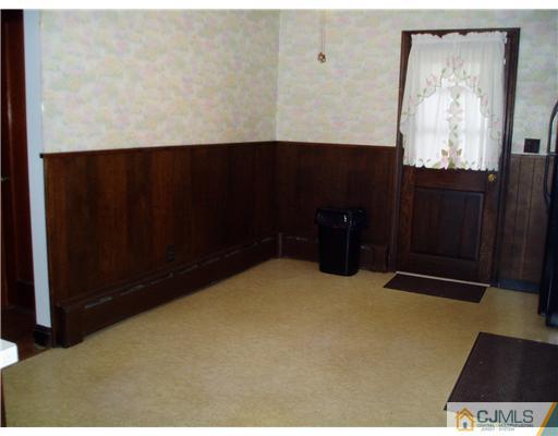 916 Cranbury Cross Road North Brunswick, NJ 08902 - Photo 4 of 19 Gallery Image 4