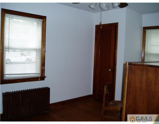 916 Cranbury Cross Road North Brunswick, NJ 08902 - Photo 9 of 19 Gallery Image 9