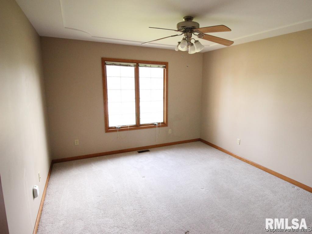 5205 Manhattan Drive Springfield, IL 62711 - Photo 6 of 10 Gallery Image 6