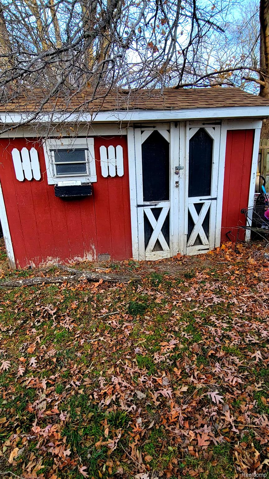 5050 North Nicholson Road Fowlerville, MI 48836 - Photo 6 of 24 Shed