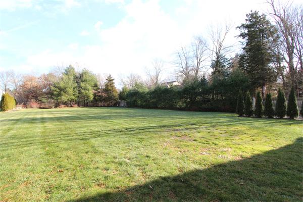 66 Arcadia Road Westwood, MA 02090 - Photo 12 of 13 Gallery Image 12