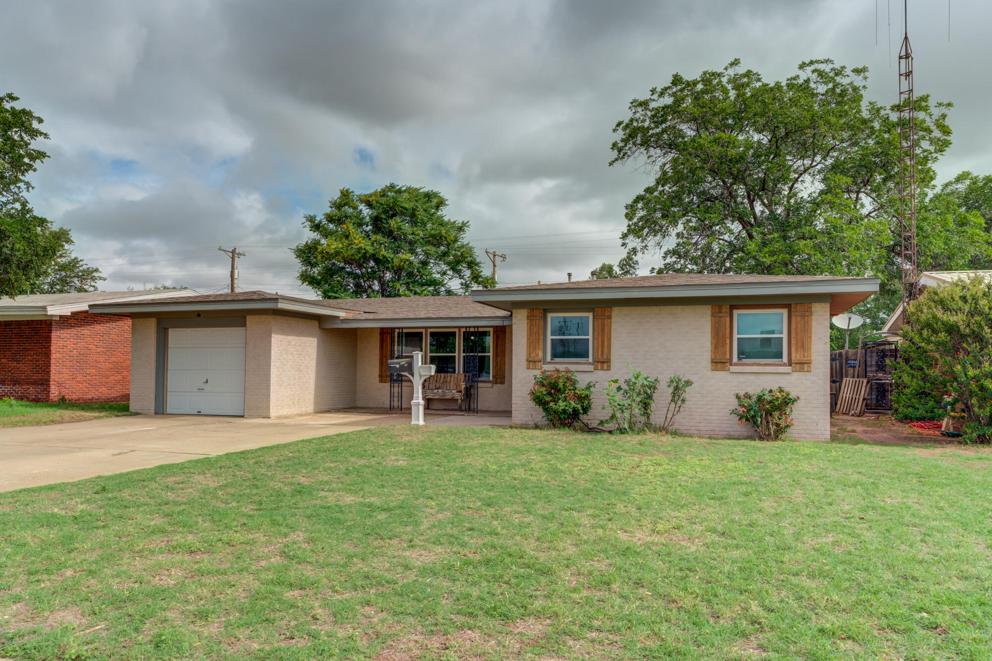 4818 46th Street Lubbock, TX 79414 - Photo 1 of 32 DSC03351_2_3_4_5