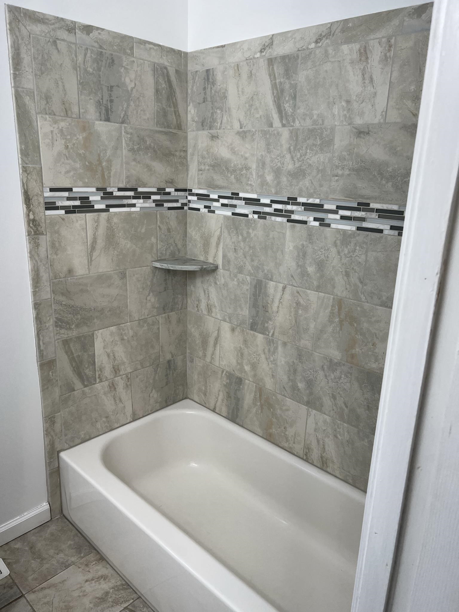 201 Linden Lane Rio Grande, NJ 08242 - Photo 13 of 18 a bathroom with a bathtub