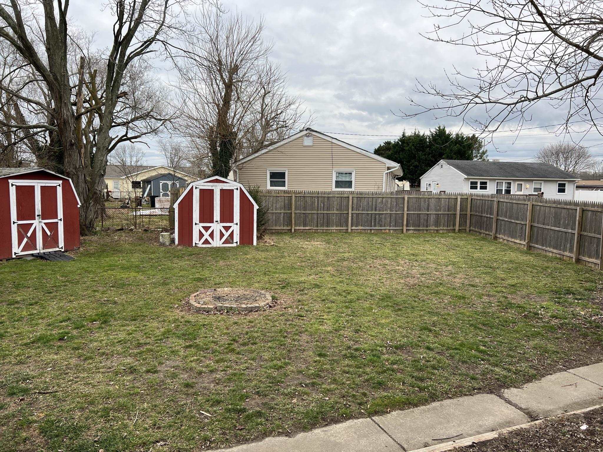 201 Linden Lane Rio Grande, NJ 08242 - Photo 5 of 18 a front view of a house with garden