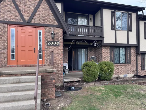 $110,000 | 2006 Tracy Drive, Unit 1, Bloomington, IL 61704
