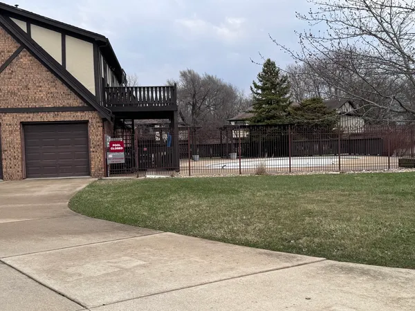 $110,000 | 2006 Tracy Drive, Unit 1, Bloomington, IL 61704