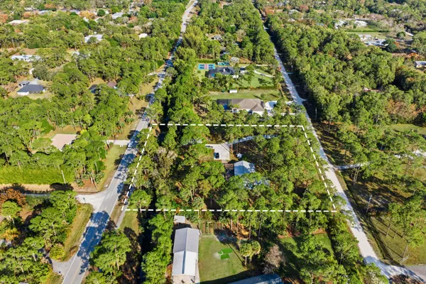 a view of a yard