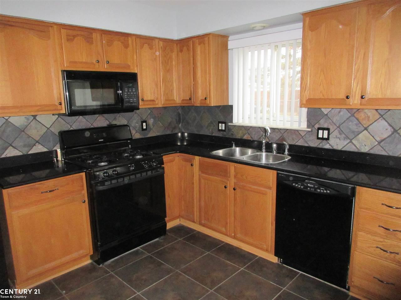 40530 Pickett Ridge Road Sterling Heights, MI 48313 - Photo 3 of 30
