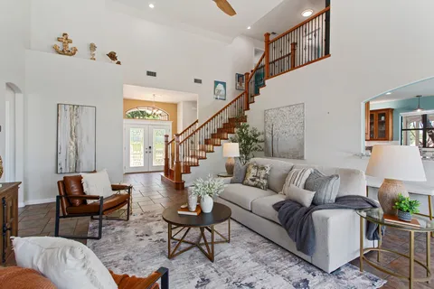 $975,000 | 1121 Kings Cove Drive, Canyon Lake, TX 78133