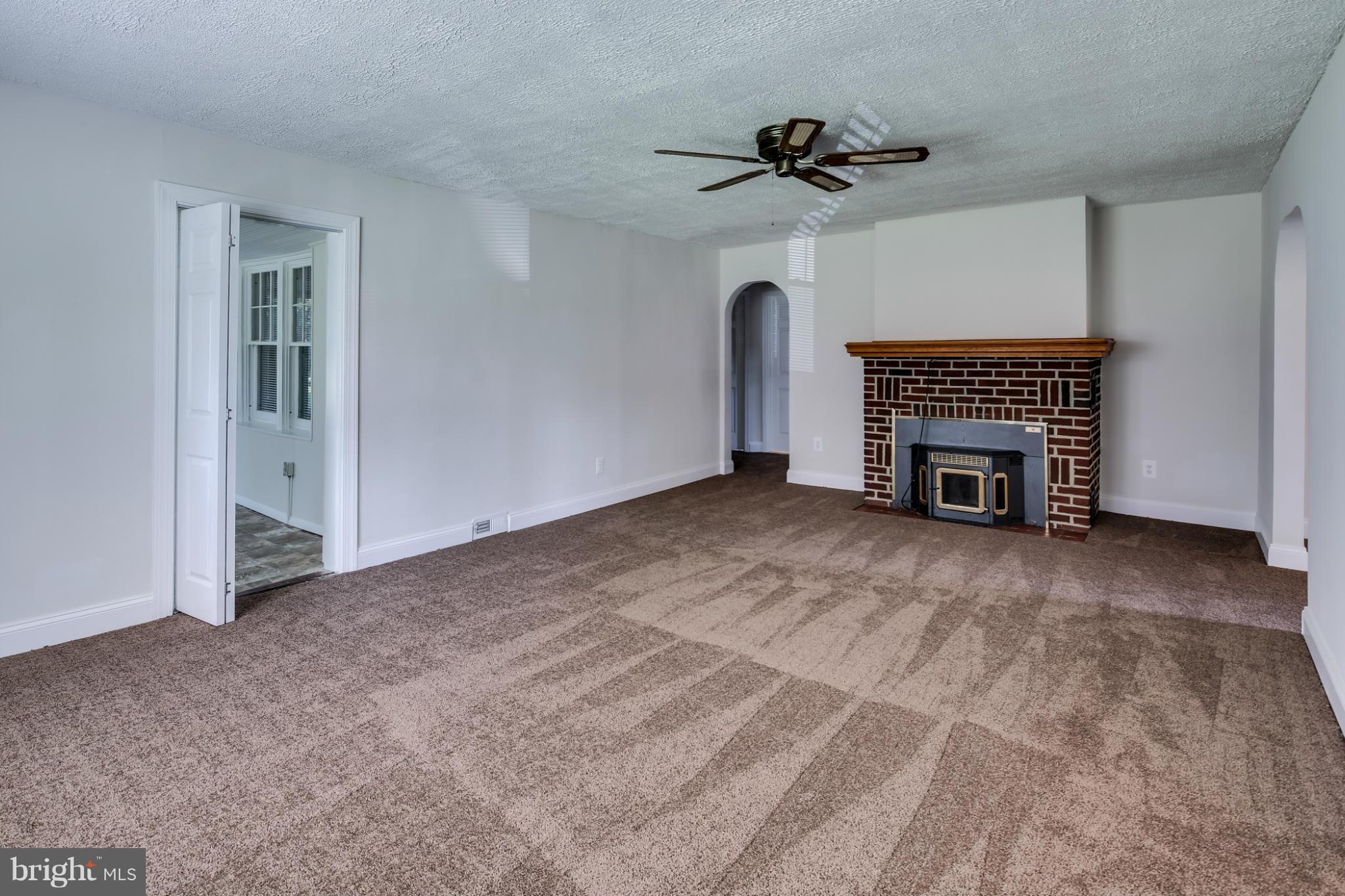 10404 Liberty Road Randallstown, MD 21133 - Photo 11 of 30 Family Room