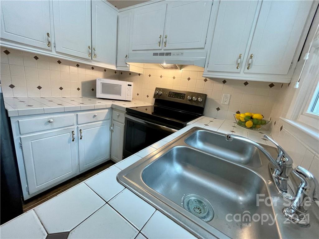 6600 Stoney Ridge Road Matthews, NC 28104 - Photo 4 of 34 Gallery Image 4