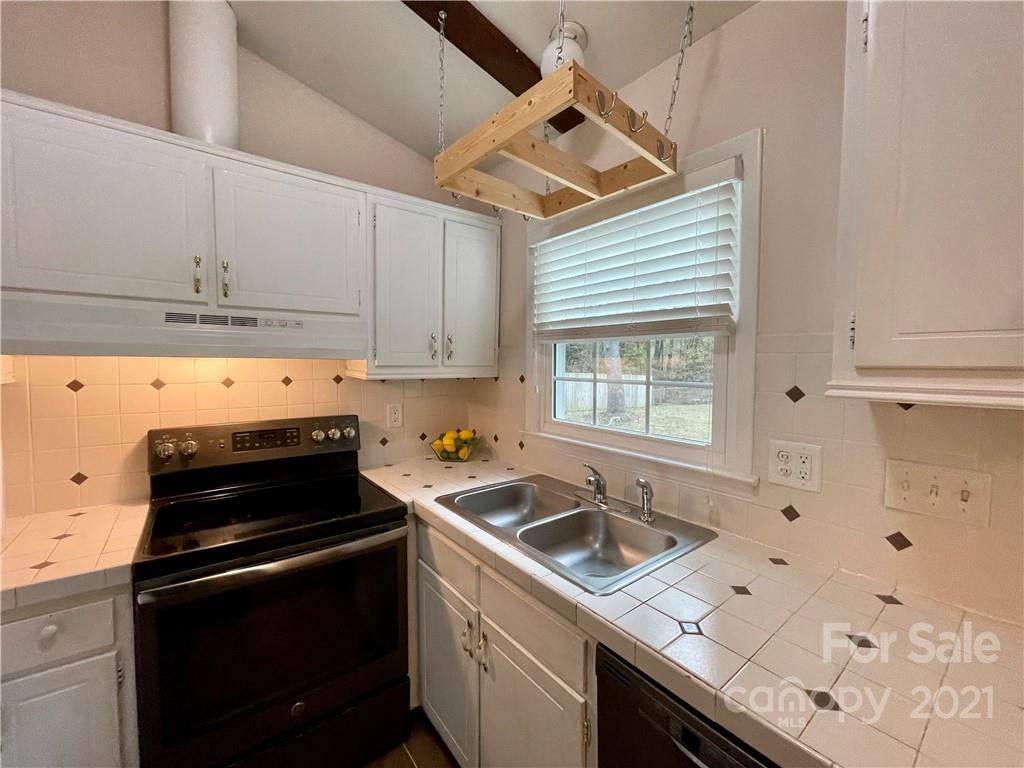6600 Stoney Ridge Road Matthews, NC 28104 - Photo 5 of 34 Gallery Image 5