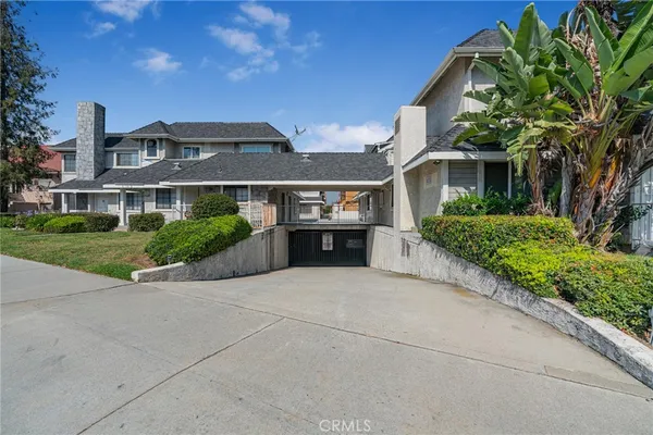 $612,900 | 114 North Atlantic Boulevard, Unit B, Alhambra, CA 91801