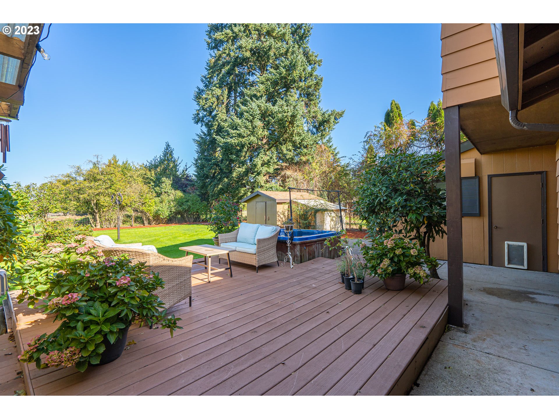 28171 Clear Lake Road Eugene, OR 97402 - Photo 31 of 48 a view of a chairs and table on the wooden floor