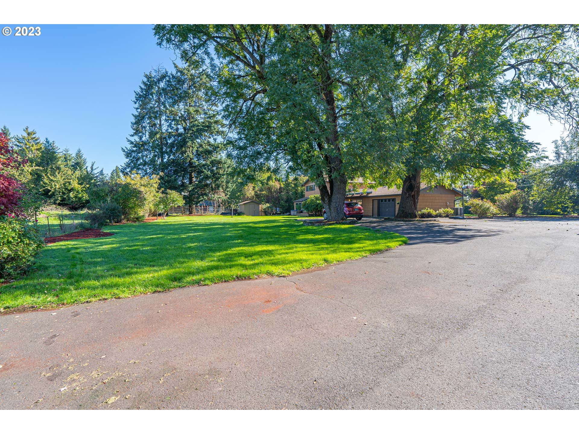 28171 Clear Lake Road Eugene, OR 97402 - Photo 41 of 48 a view of a park with large trees