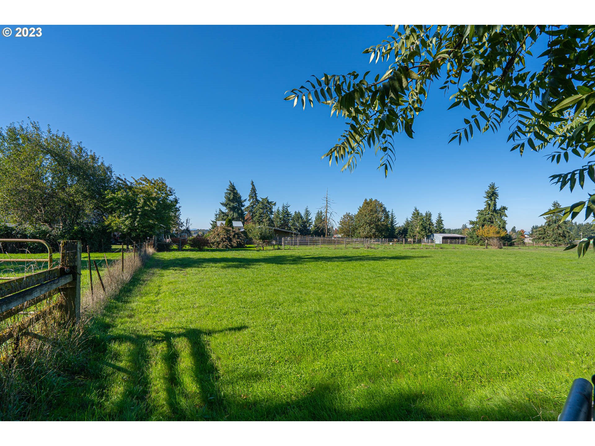 28171 Clear Lake Road Eugene, OR 97402 - Photo 48 of 48 a view of a golf course with a lake