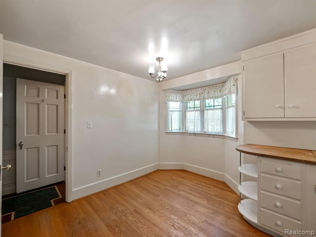 28804 Drake Road Farmington Hills, MI 48331 - Photo 17 of 50