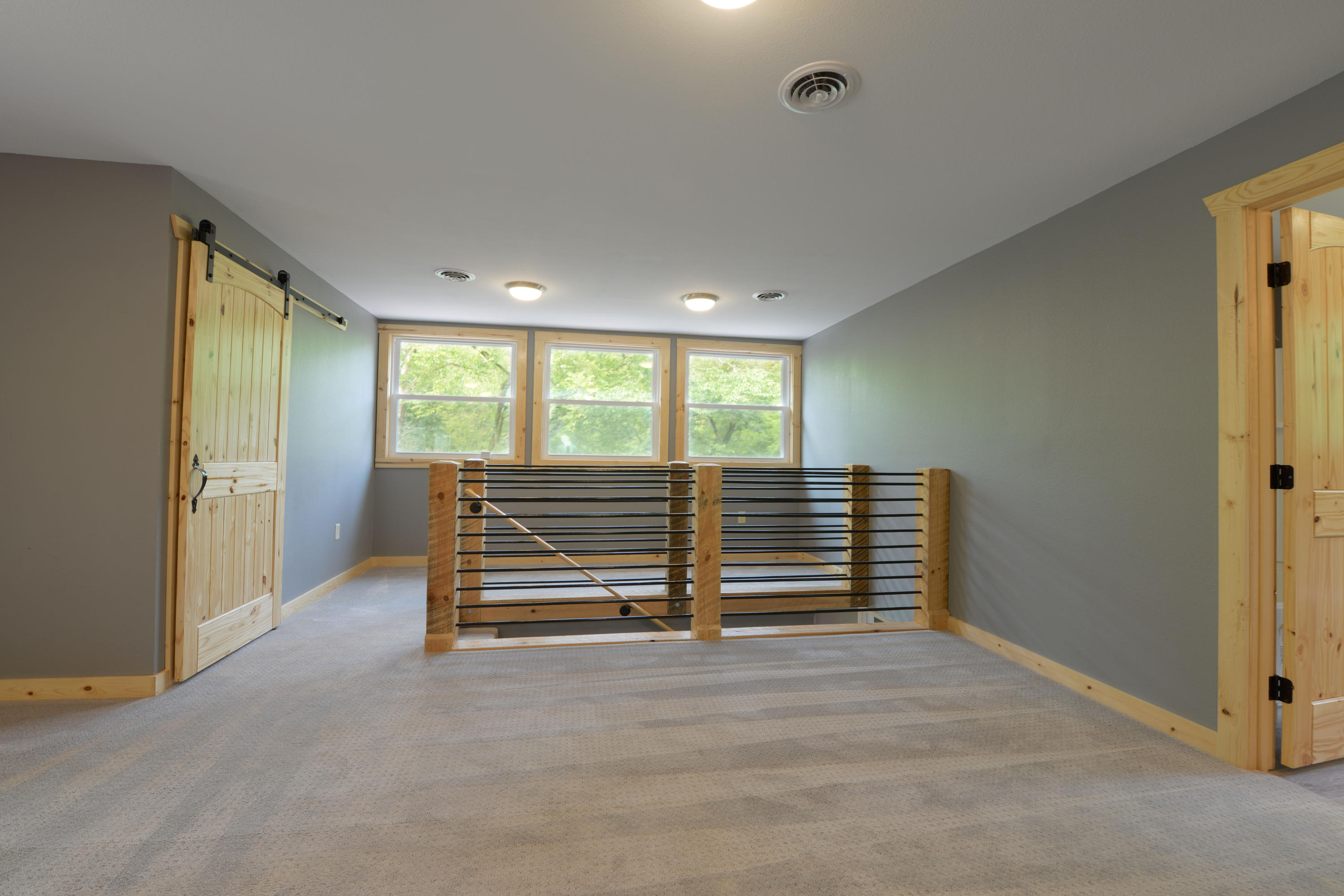 245 Gray Road Greeneville, TN 37743 - Photo 12 of 51 Stairwell