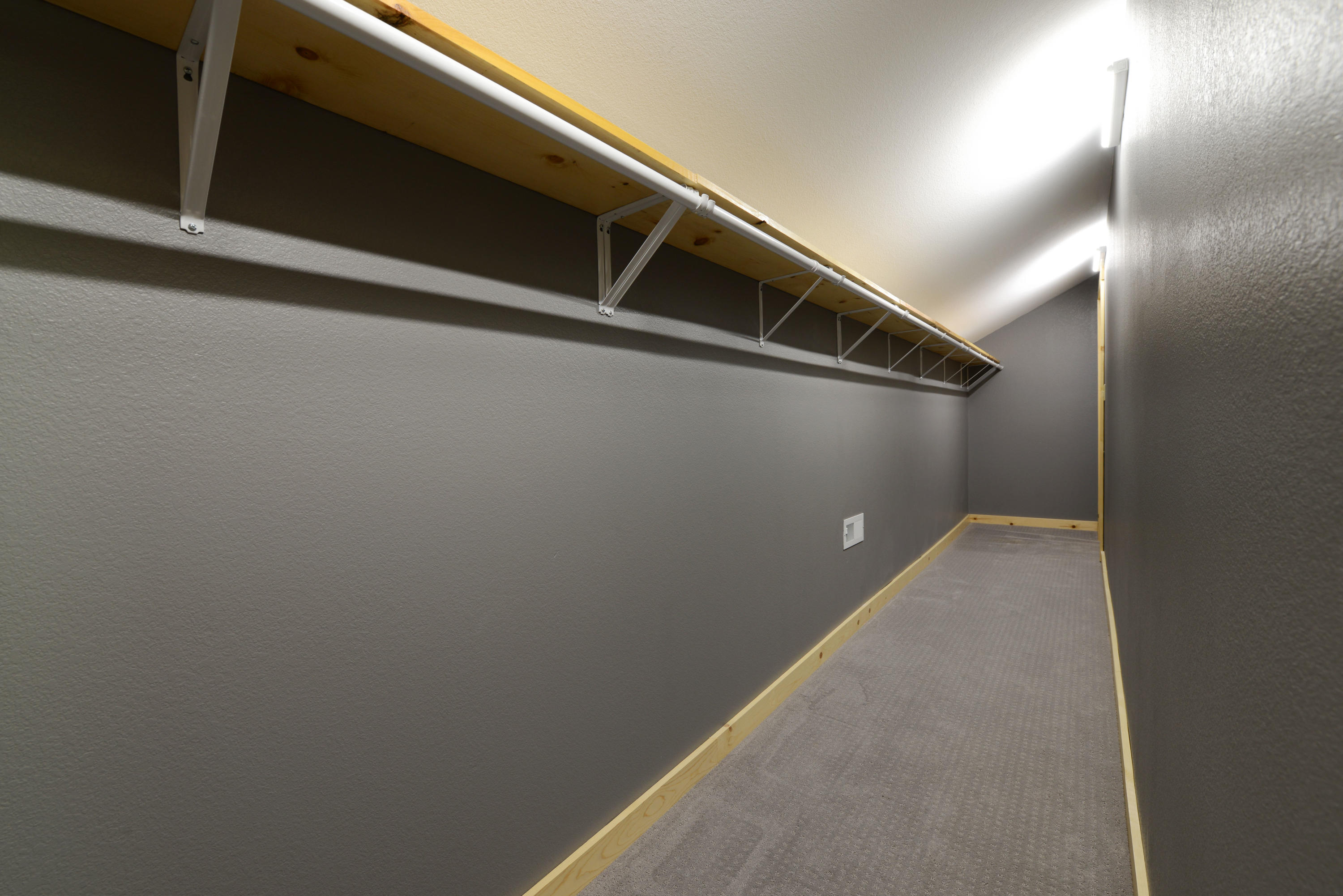 245 Gray Road Greeneville, TN 37743 - Photo 15 of 51 Walk-in Master Closet