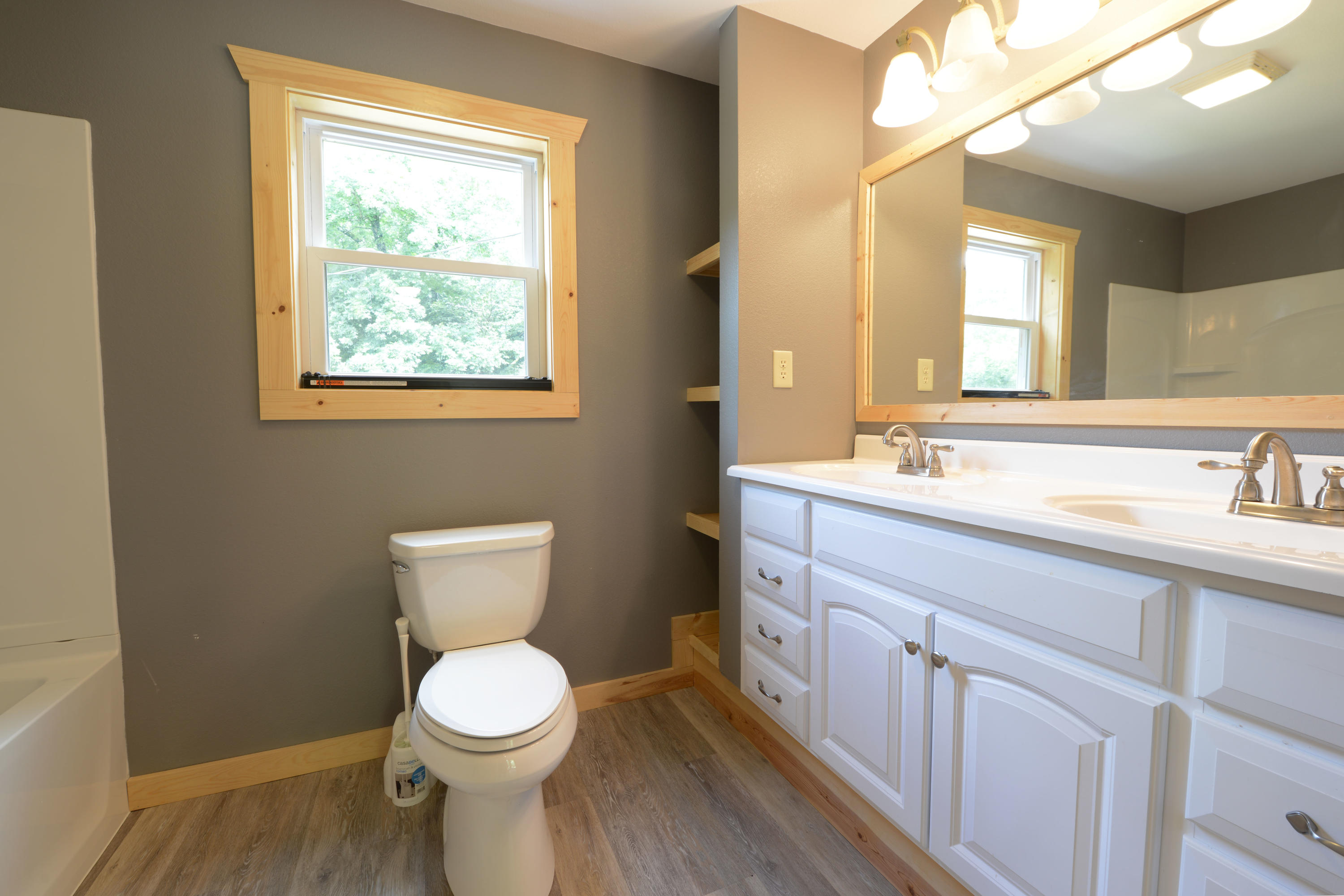 245 Gray Road Greeneville, TN 37743 - Photo 17 of 51 Master Bath