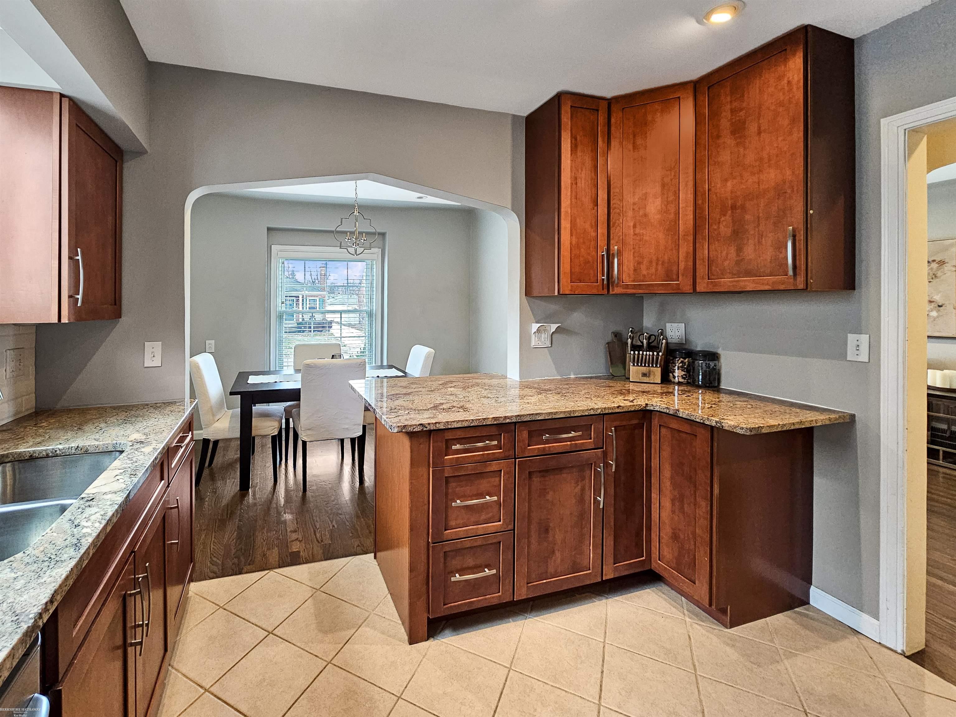 1036 Columbia Road Berkley, MI 48072 - Photo 7 of 14