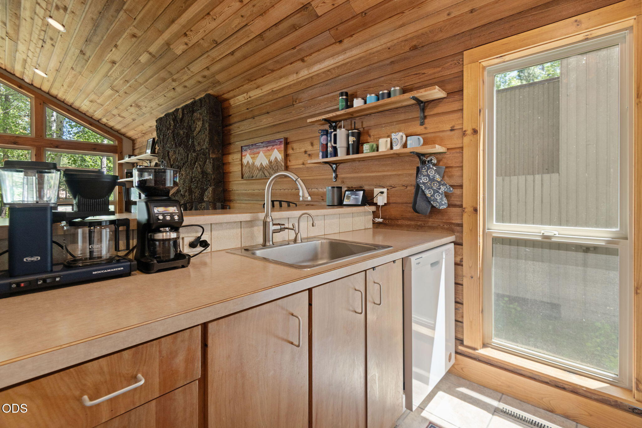 13569 Valerian, Unit AH3 Black Butte Ranch, OR 97759 - Photo 16 of 36