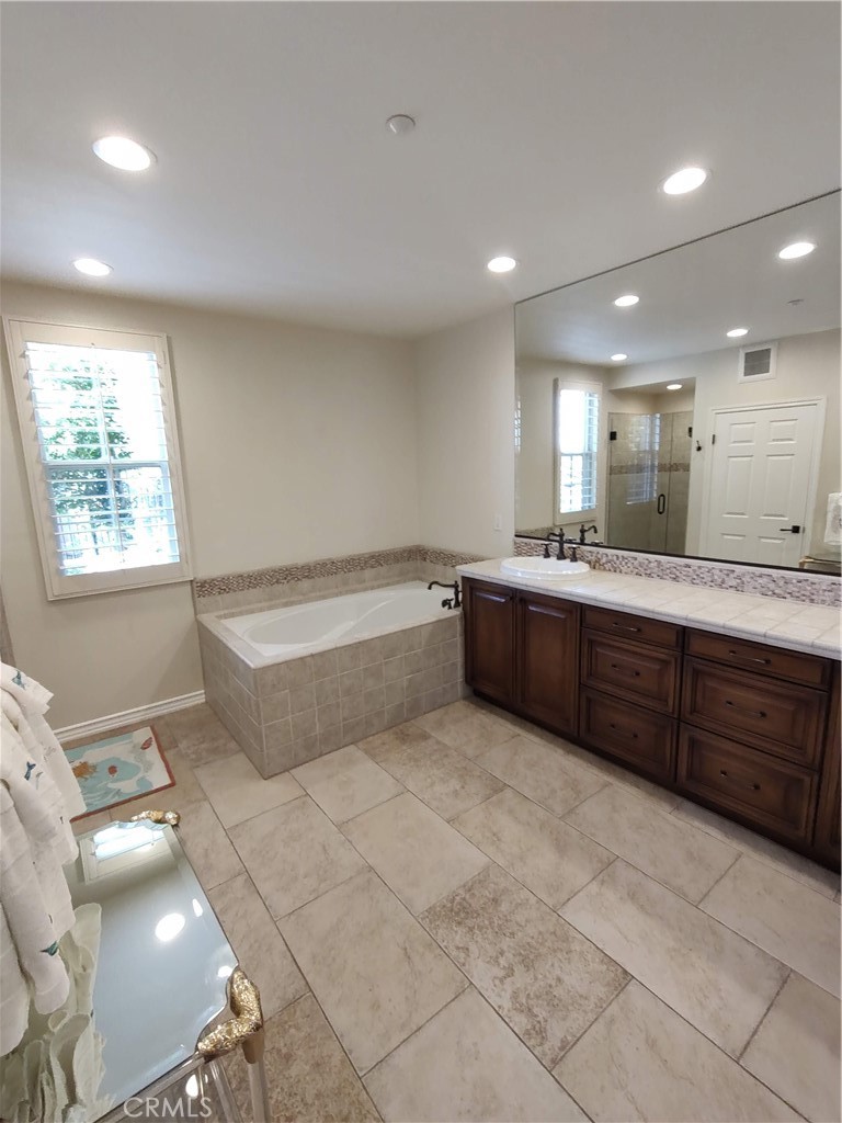 7 Tuscany Ladera Ranch, CA 92694 - Photo 14 of 28