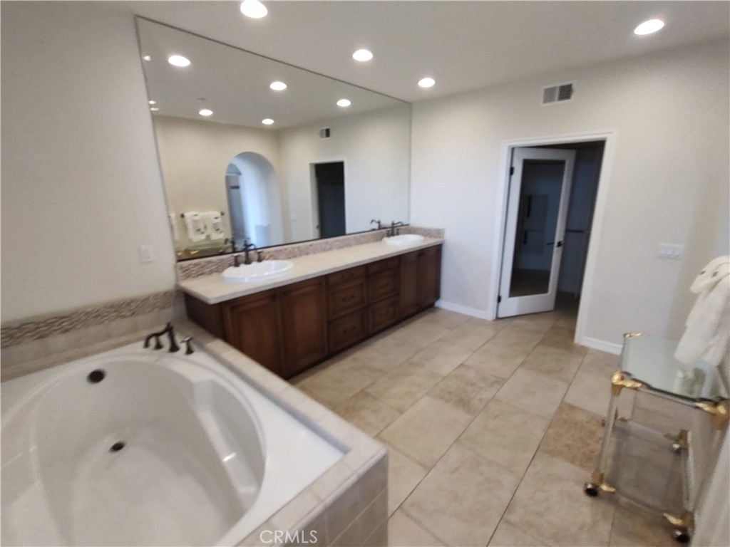 7 Tuscany Ladera Ranch, CA 92694 - Photo 17 of 28