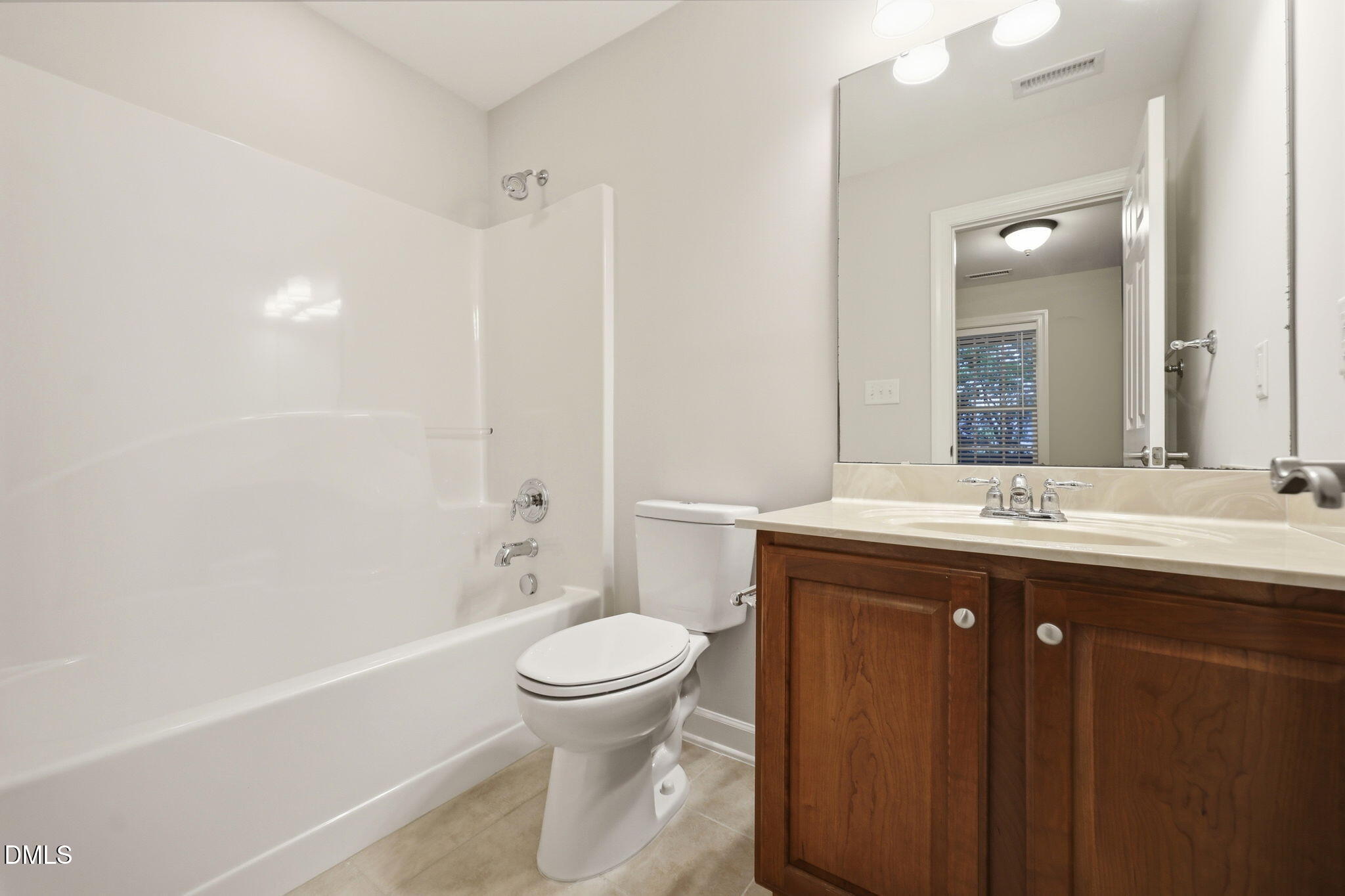 3106 Hudson Hill Lane Raleigh, NC 27612 - Photo 21 of 42 25-web-or-mls-IMG_9714
