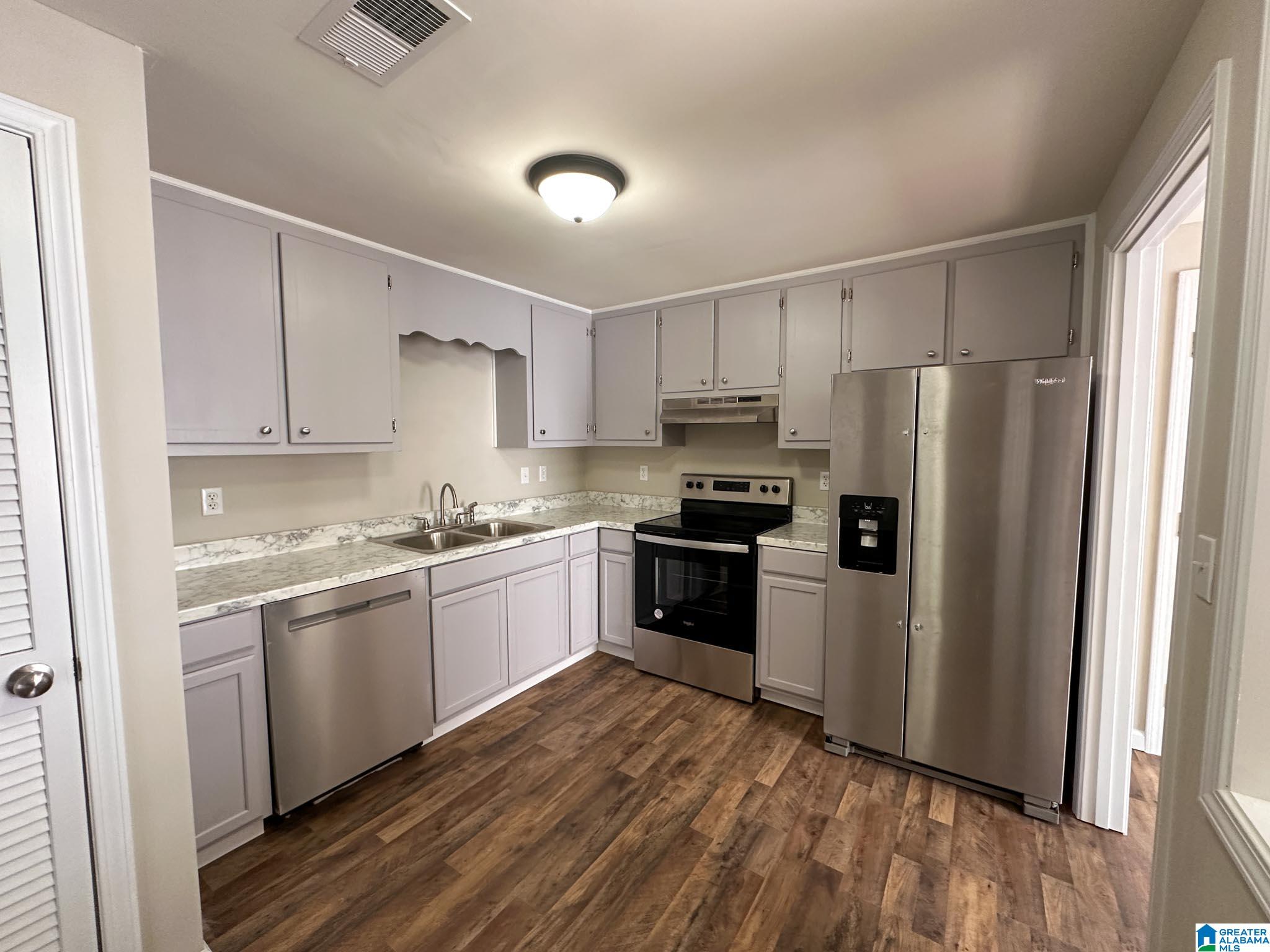 390 Robbins Street Sumiton, AL 35148 - Photo 8 of 25