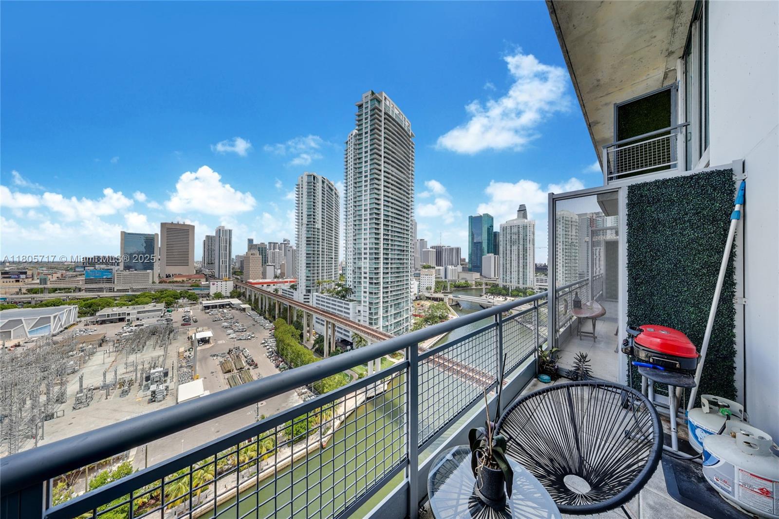 690 Southwest 1st Court, Unit 2109 Miami, FL 33130 - Photo 3 of 13