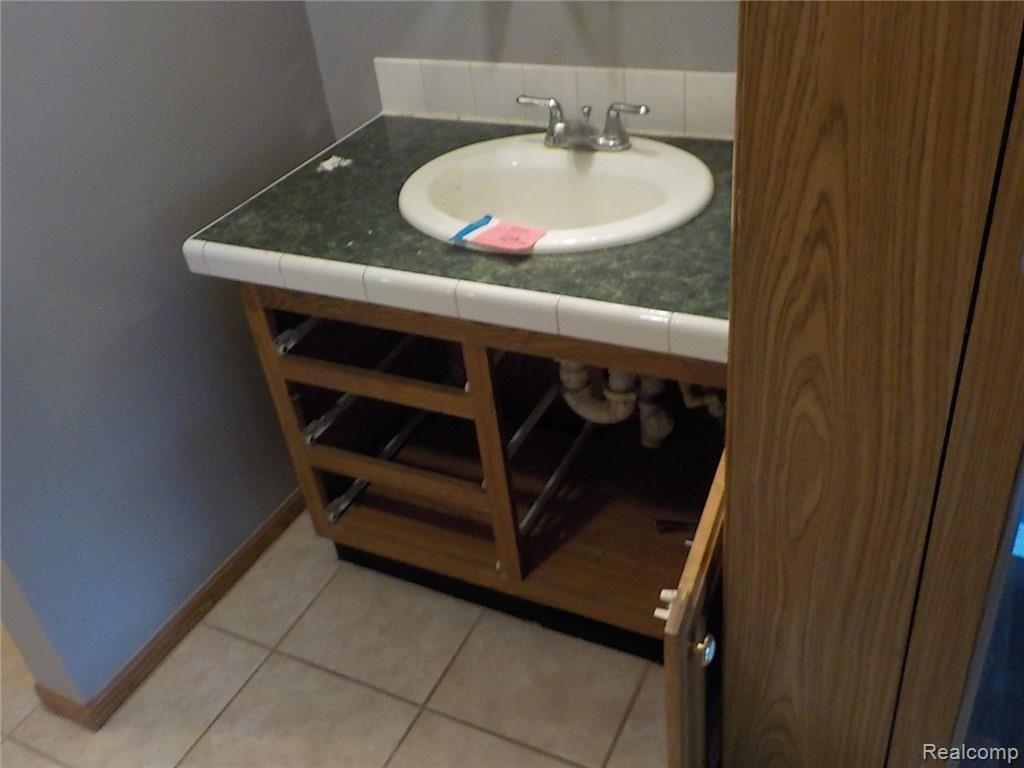 2868 Rafferty Drive Howell, MI 48843 - Photo 26 of 32 DSCN9295.JPG
