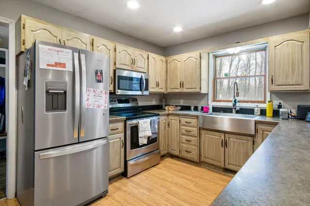 $589,900 | 2447 50th Avenue, Woodville, WI 54028