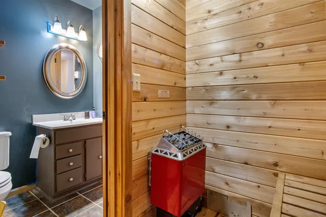 $589,900 | 2447 50th Avenue, Woodville, WI 54028