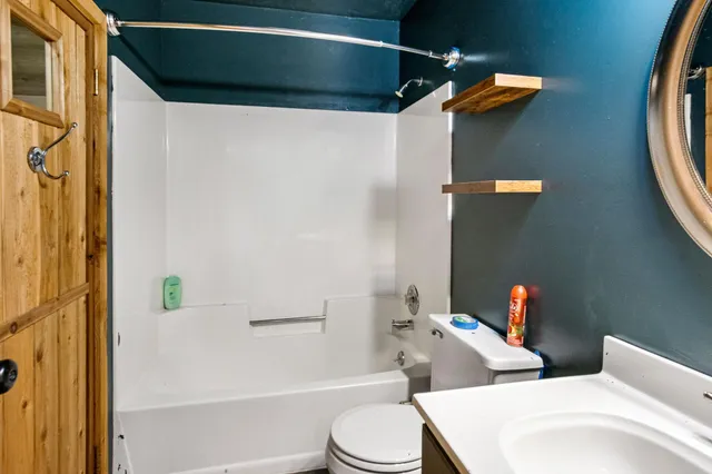 $589,900 | 2447 50th Avenue, Woodville, WI 54028