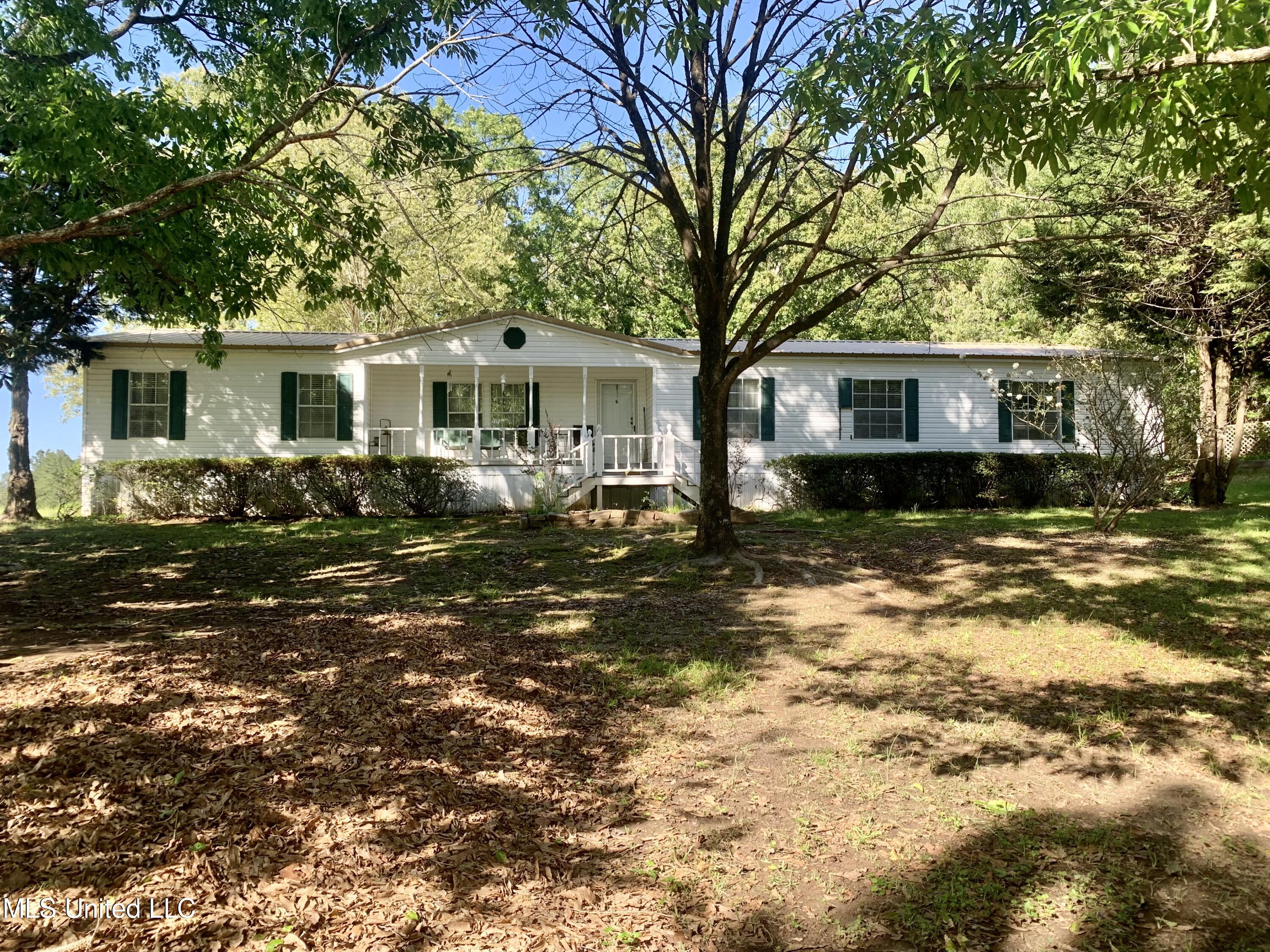 1360 Spring Hill Road Raymond, MS 39154 - Photo 1 of 23 IMG_2667