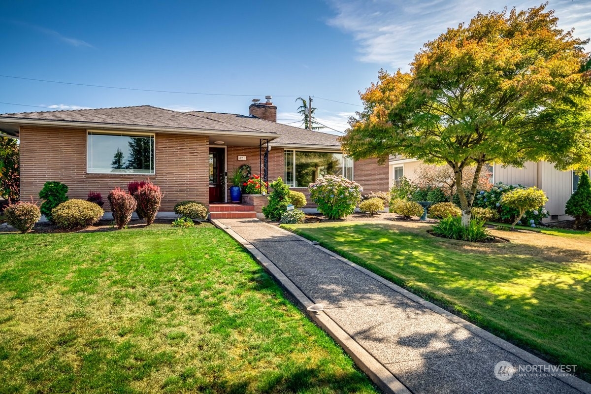 821 Rucker Avenue Everett, WA 98201 - Photo 1 of 27 Gallery Image 1