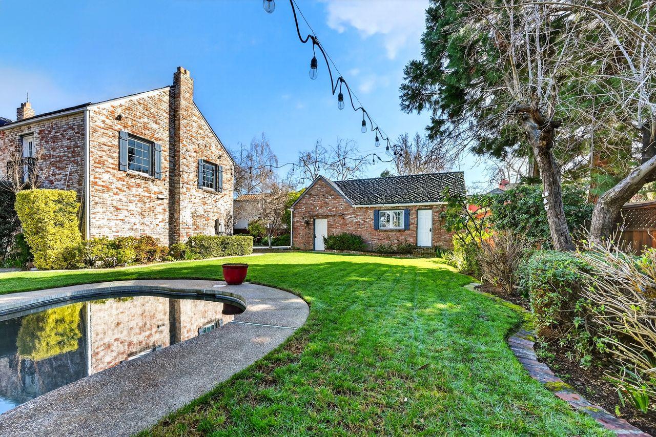 1716 Sutterville Road Sacramento, CA 95822 - Photo 46 of 57