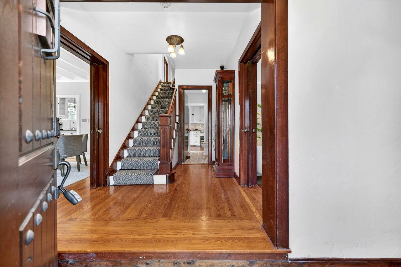 1716 Sutterville Road Sacramento, CA 95822 - Photo 5 of 57