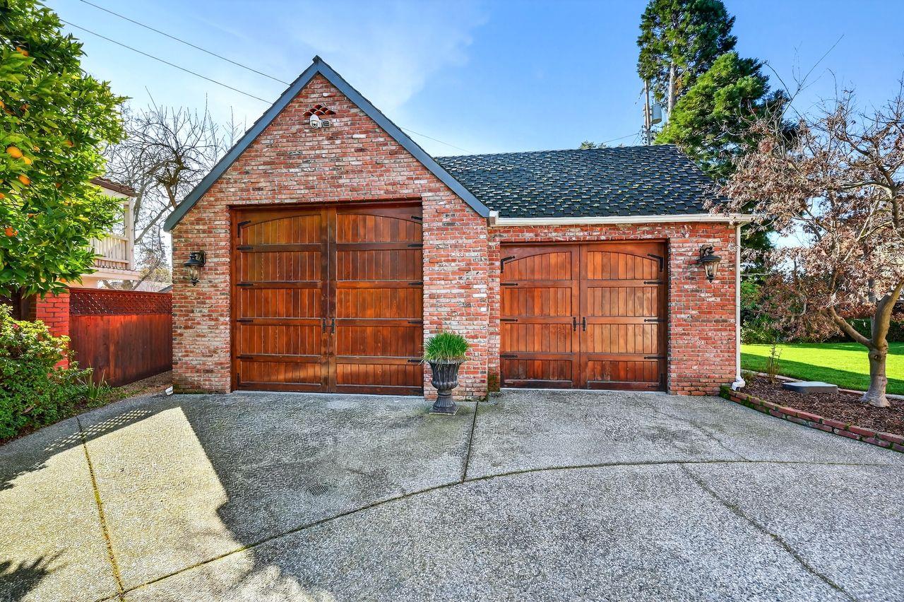 1716 Sutterville Road Sacramento, CA 95822 - Photo 55 of 57 a view of outdoor space and front view of a house