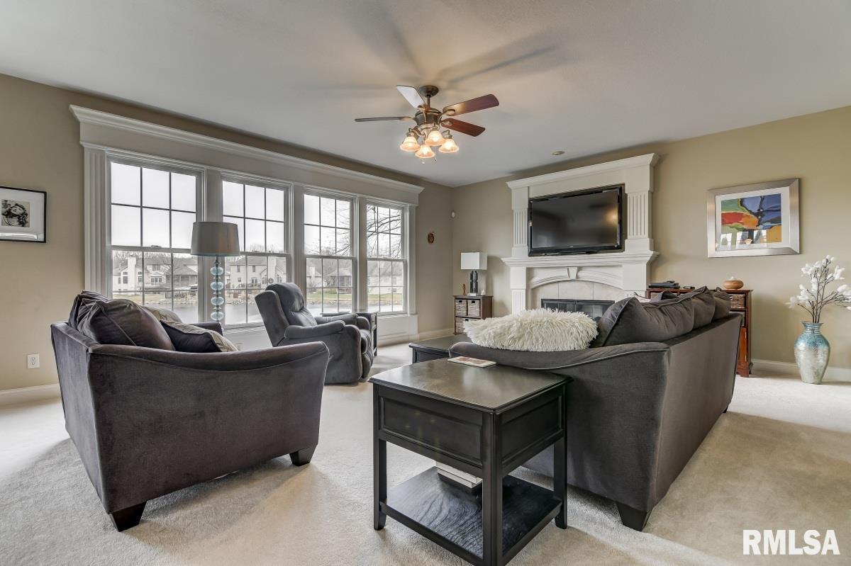 1424 Lake Pointe Court Springfield, IL 62712 - Photo 13 of 50